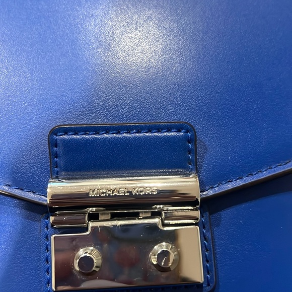 Michael Kors Blue Crossbody Bag - Picture 5 of 8
